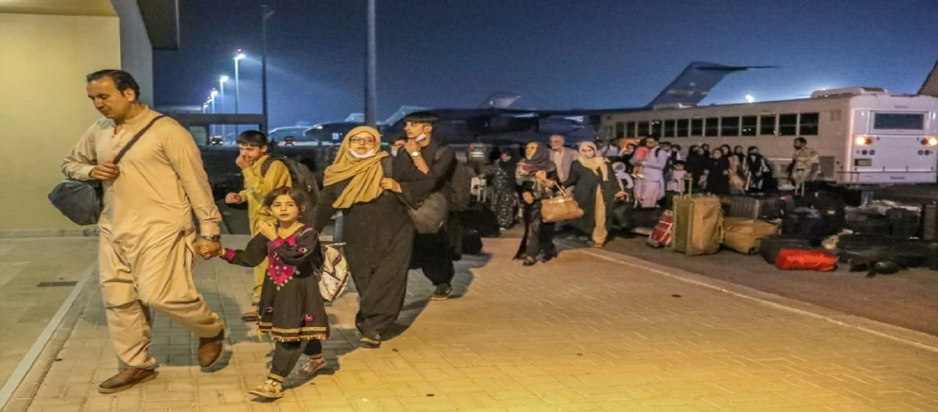 ΗΠΑ: Η αμερικανική βάση στο Κατάρ έχει «πνιγεί» από τους εκκενωθέντες – Πολύωρη αναστολή των πτήσεων